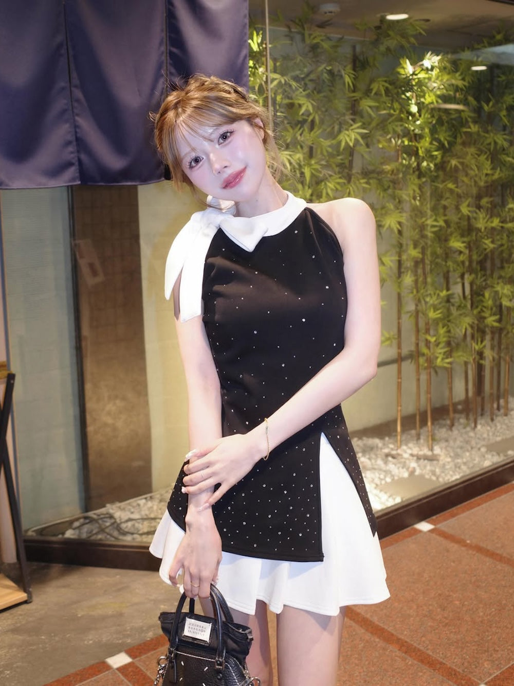 モデル：155cm（着用サイズ：FREE　着用カラー：BLK）