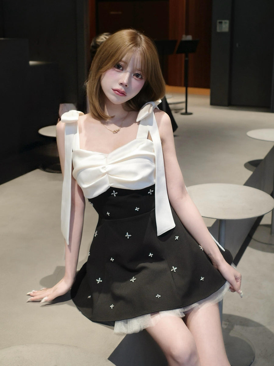 モデル：155cm（着用サイズ：FREE　着用カラー：BLK）