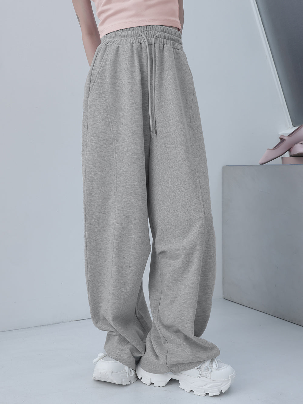 モデル：160cm（着用サイズ：FREE　着用カラー：GRY）