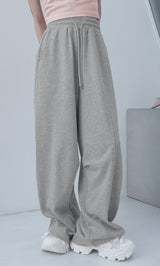 モデル：160cm（着用サイズ：FREE　着用カラー：GRY）