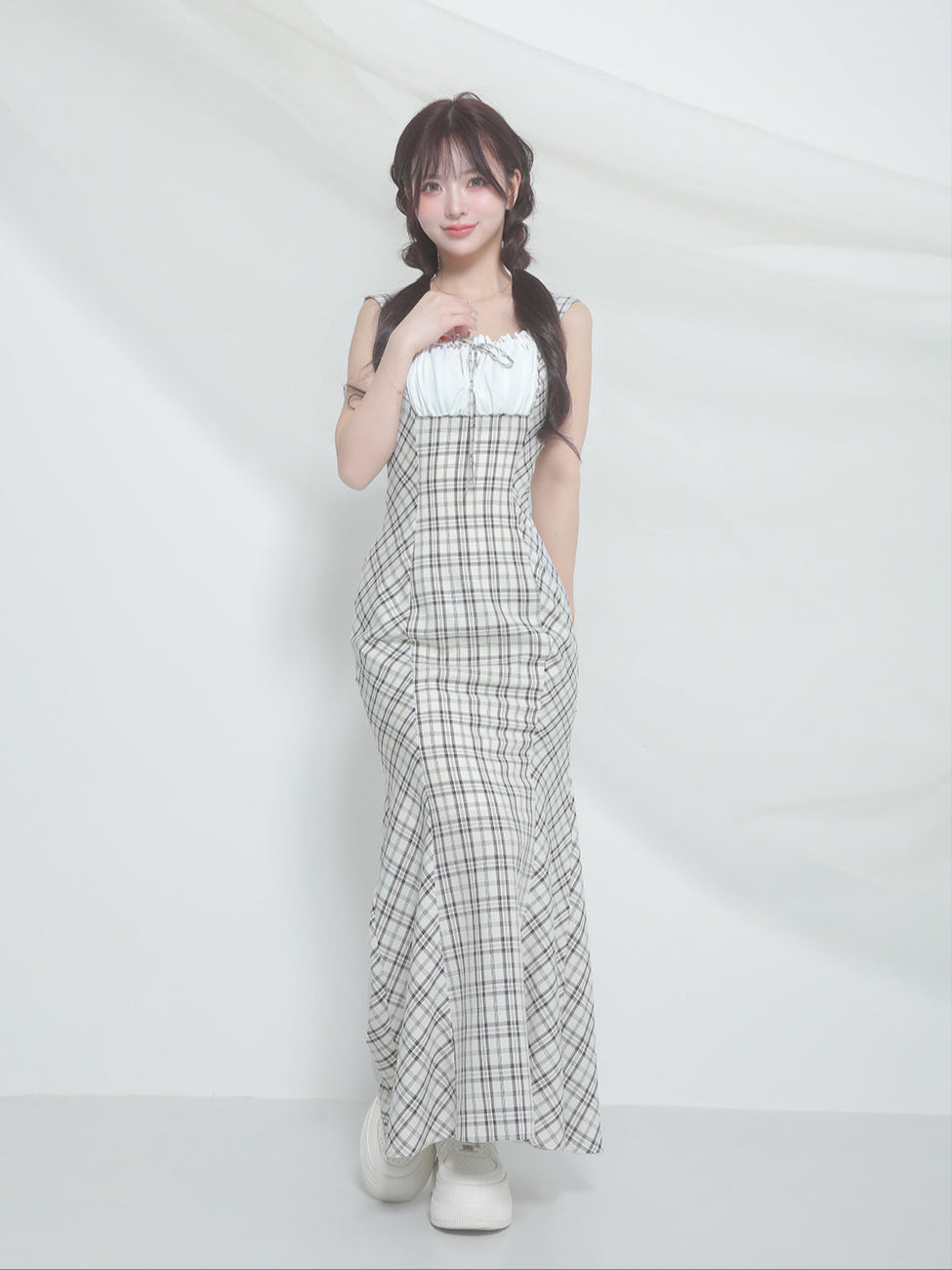 モデル：158cm（着用サイズ：FREE　着用カラー：BLK）