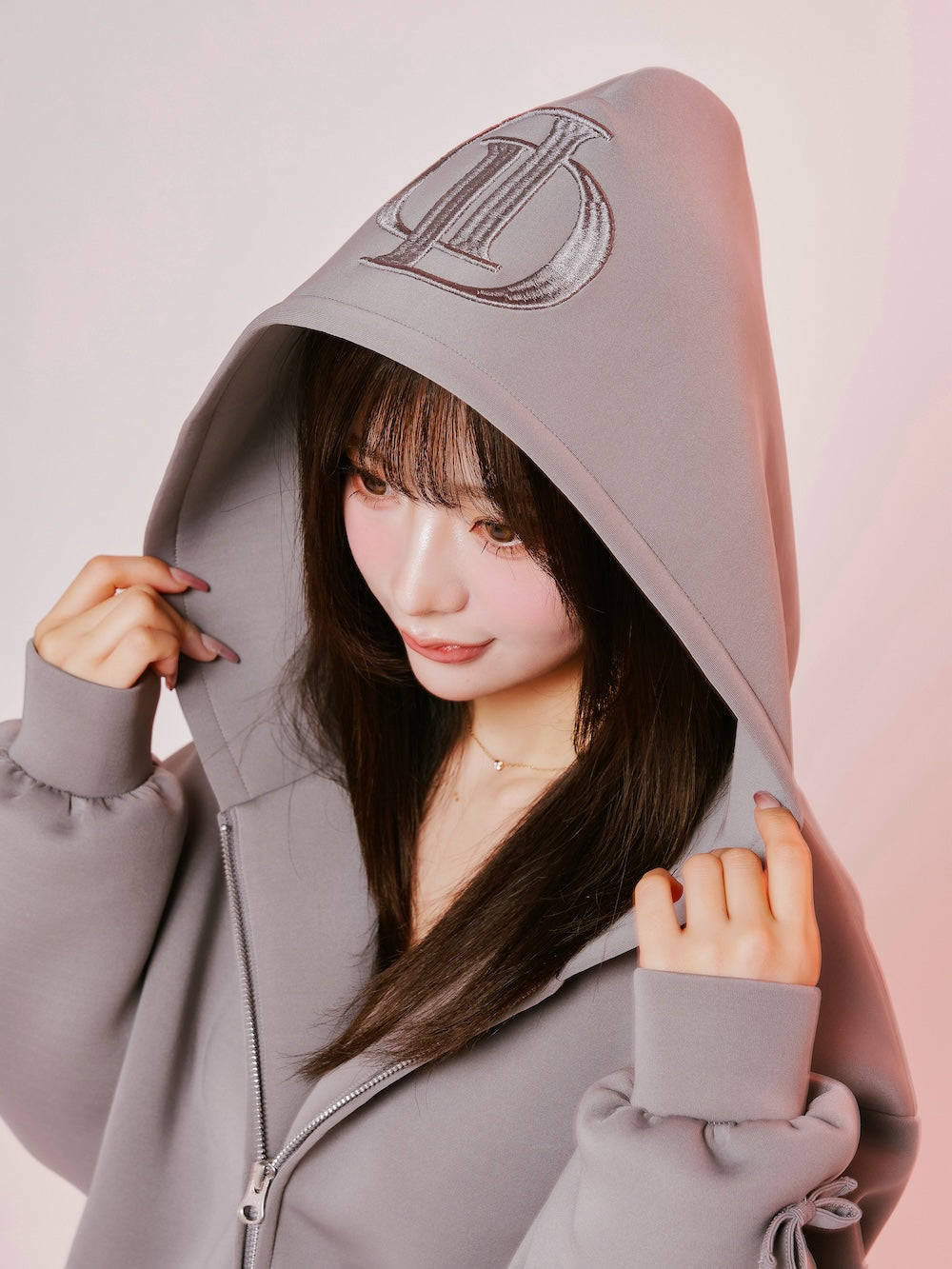 モデル：156cm（着用サイズ：FREE　着用カラー：GRY）