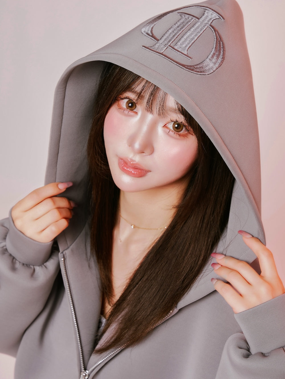 モデル：158cm（着用サイズ：FREE　着用カラー：GRY）