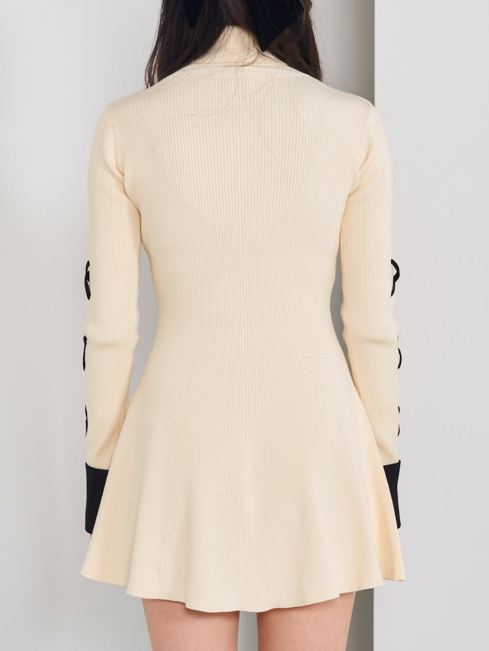 モデル：164cm（着用サイズ：FREE　着用カラー：WHT）