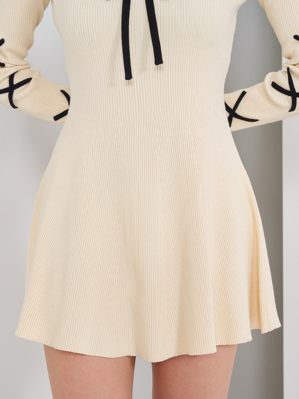 モデル：164cm（着用サイズ：FREE　着用カラー：WHT）