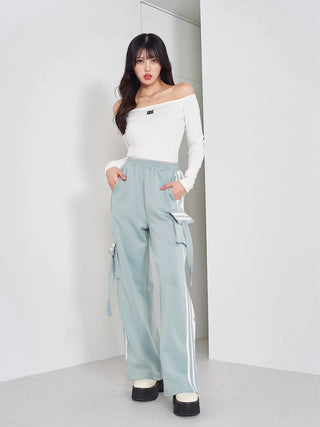 モデル：164cm（着用サイズ：FREE　着用カラー：WHT）