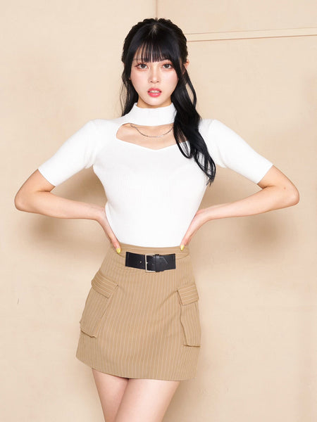 Choker Neck Chain Knit Top