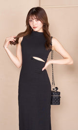 ポイントオープンロングニットワンピース