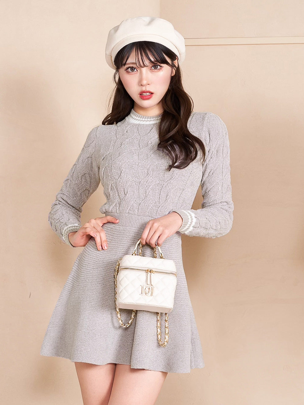 モデル：164cm（着用サイズ：FREE　着用カラー：GRY）