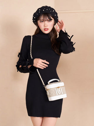 モデル：164cm（着用サイズ：FREE　着用カラー：BLK）