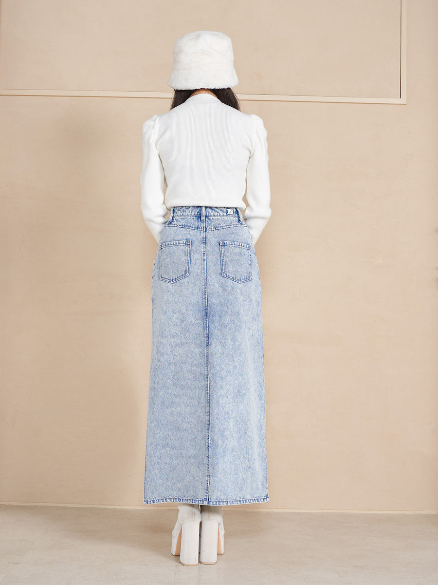 モデル：164cm（着用サイズ：S　着用カラー：BLU）