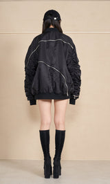 モデル：164cm（着用サイズ：FREE　着用カラー：BLK）