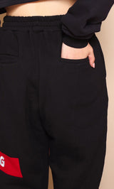 モデル：164cm（着用サイズ：FREE　着用カラー：BLK）