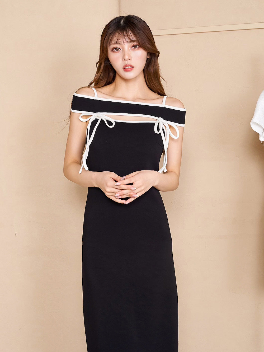 モデル：164cm（着用サイズ：FREE　着用カラー：BLK）