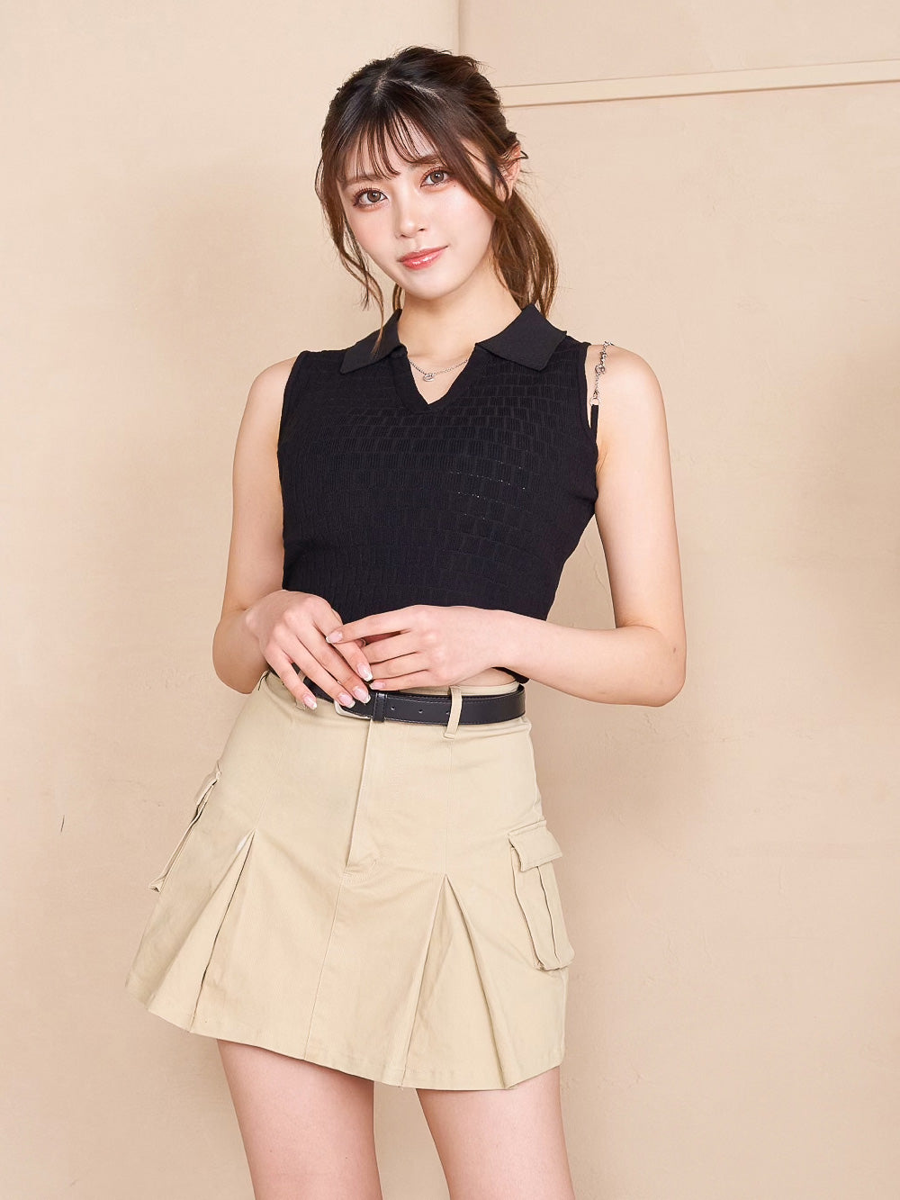 モデル：164cm（着用サイズ：FREE　着用カラー：BLK）
