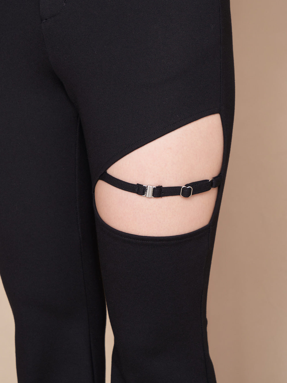 モデル：164cm（着用サイズ：S　着用カラー：BLK）