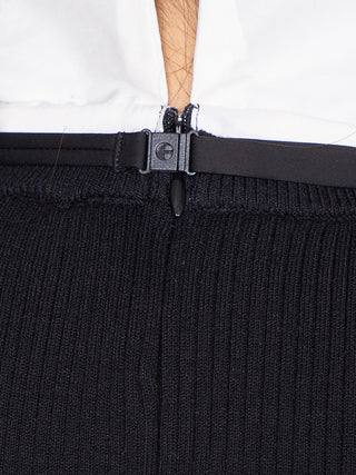 モデル：160cm（着用サイズ：FREE　着用カラー：BLK）