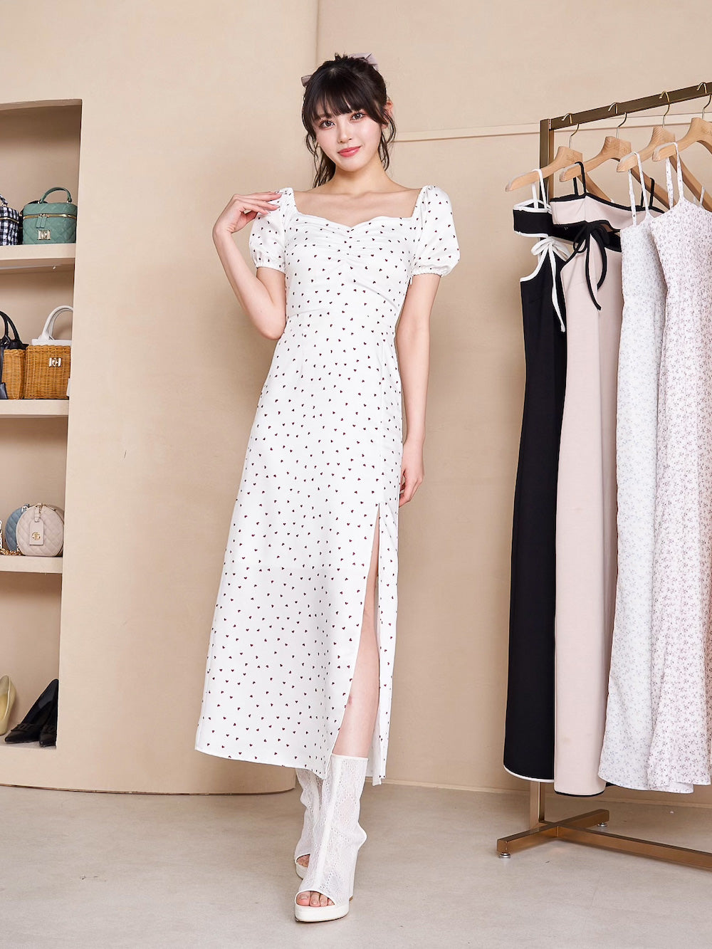 モデル：164cm（着用サイズ：FREE　着用カラー：IVO）