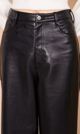 モデル：164cm（着用サイズ：S　着用カラー：BLK）