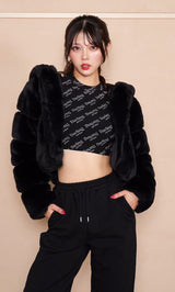 モデル：164cm（着用サイズ：FREE　着用カラー：BLK）