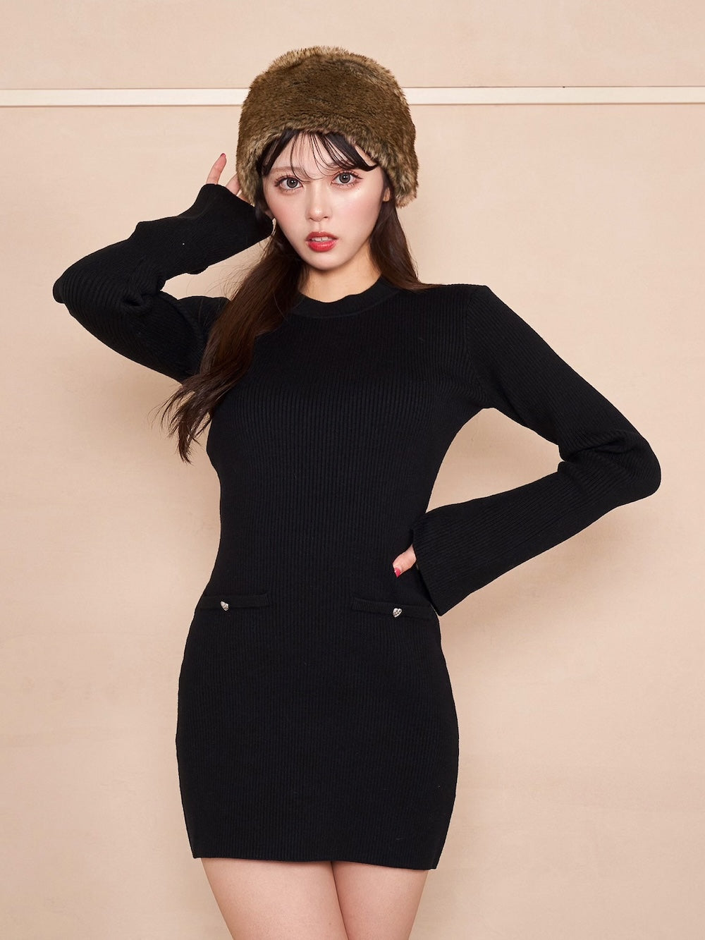 モデル：164cm（着用サイズ：FREE　着用カラー：BLK）