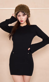 モデル：164cm（着用サイズ：FREE　着用カラー：BLK）