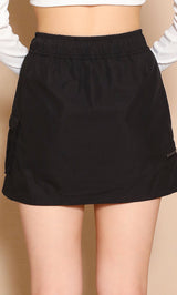 モデル：164cm（着用サイズ：FREE　着用カラー：BLK）