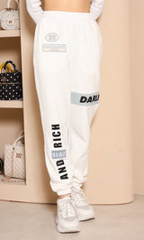 モデル：164cm（着用サイズ：FREE　着用カラー：WHT）
