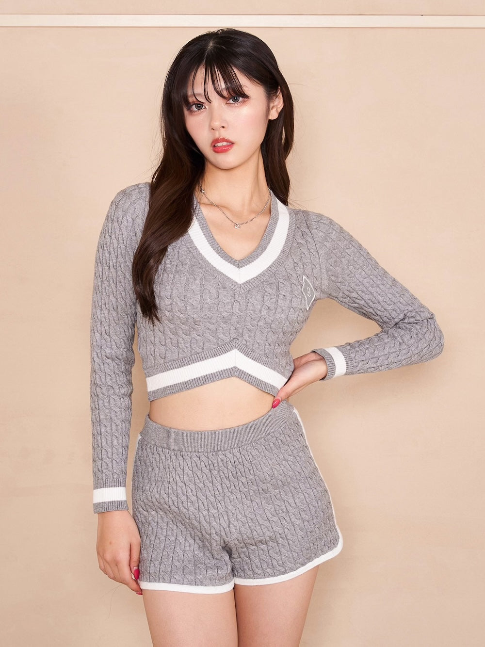 モデル：165cm（着用サイズ：FREE　着用カラー：GRY）