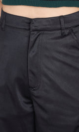 モデル：164cm（着用サイズ：FREE　着用カラー：BLK）