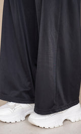 モデル：164cm（着用サイズ：FREE　着用カラー：BLK）
