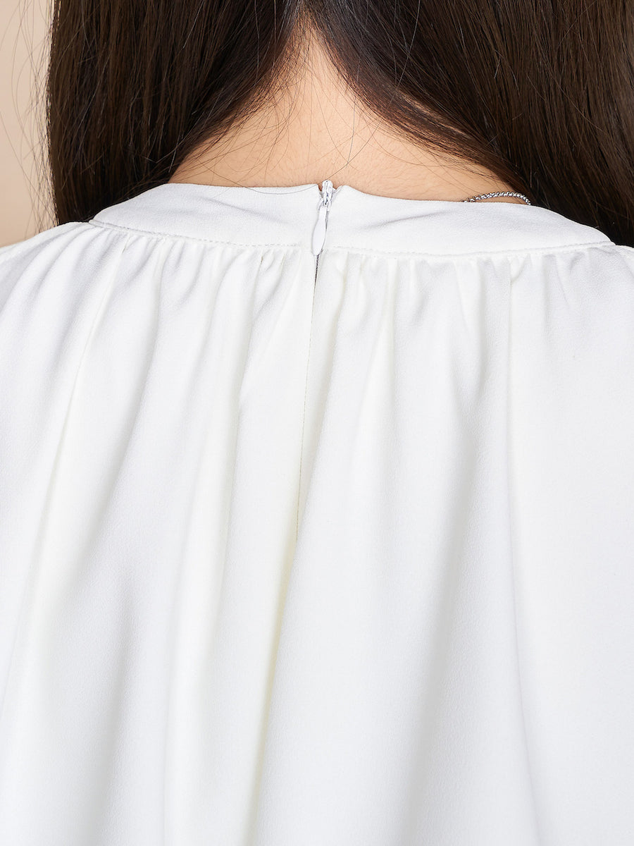 モデル：164cm（着用サイズ：FREE　着用カラー：WHT）