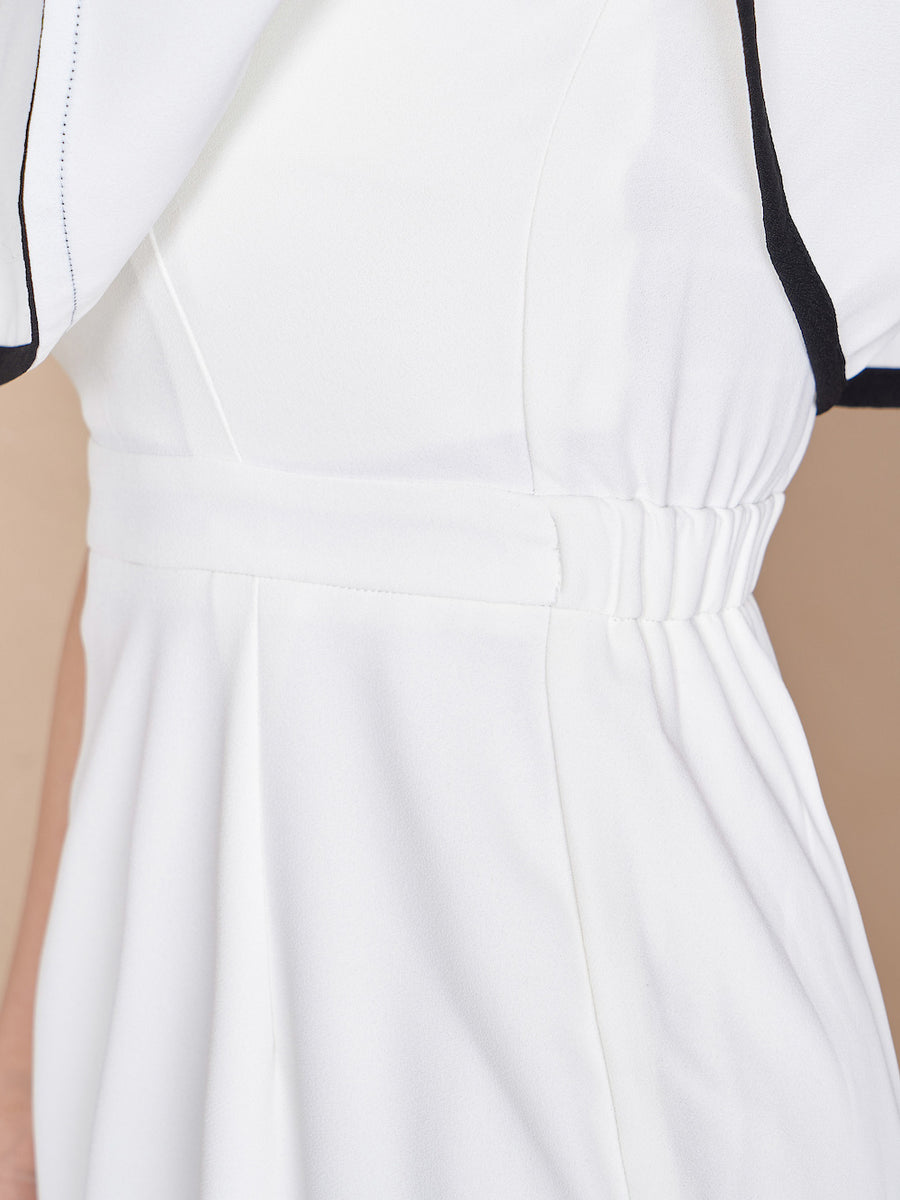 モデル：164cm（着用サイズ：FREE　着用カラー：WHT）