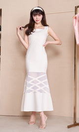 モデル：164cm（着用サイズ：FREE　着用カラー：IVO）