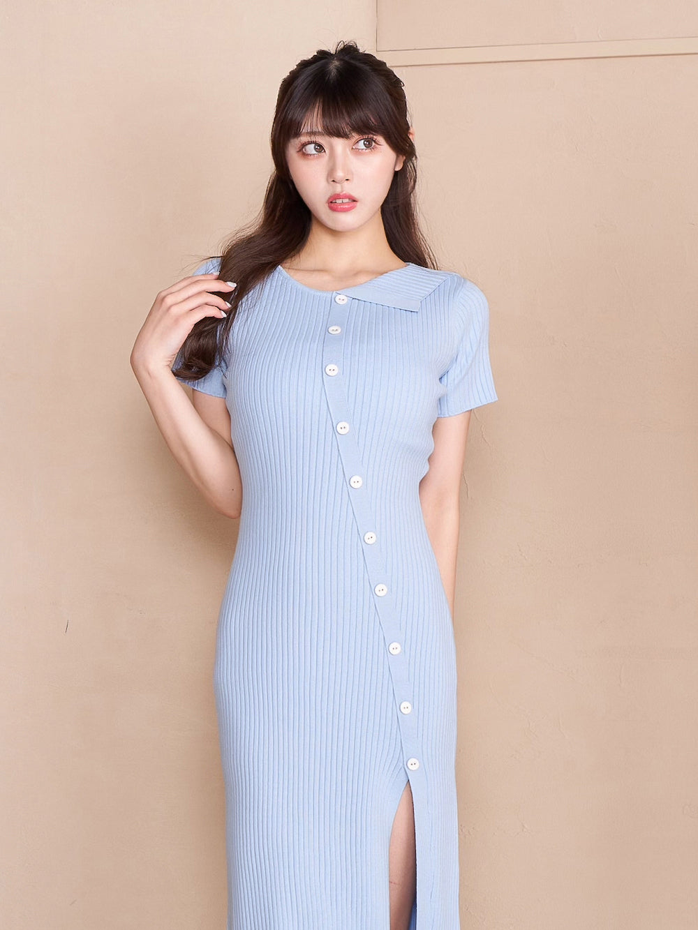 モデル：164cm（着用サイズ：FREE　着用カラー：SAX）