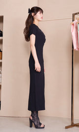 モデル：164cm（着用サイズ：FREE　着用カラー：BLK）