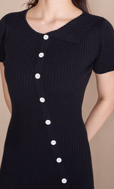 モデル：164cm（着用サイズ：FREE　着用カラー：BLK）