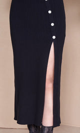 モデル：164cm（着用サイズ：FREE　着用カラー：BLK）