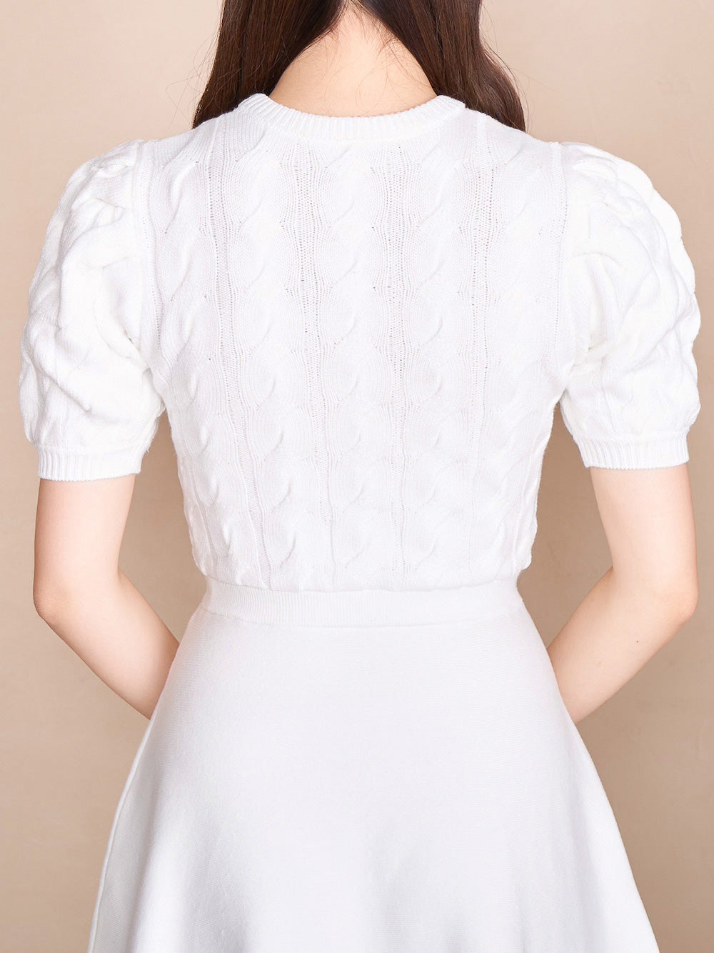 モデル：164cm（着用サイズ：FREE　着用カラー：WHT）
