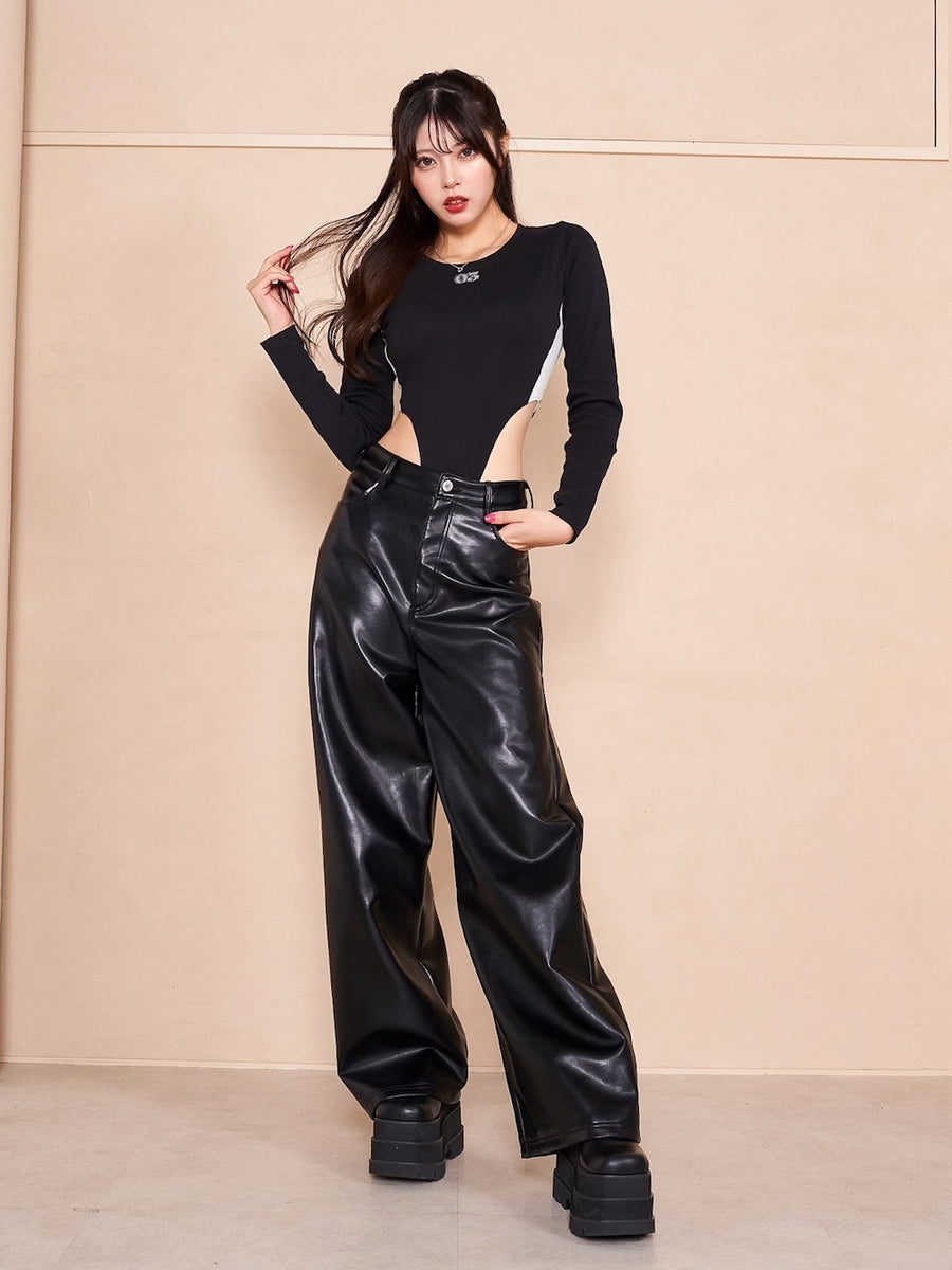 モデル：164cm（着用サイズ：FREE　着用カラー：BLK）