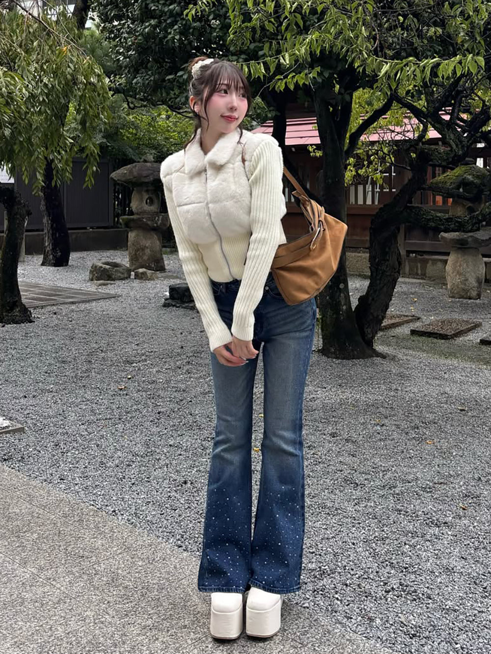 モデル：160cm（着用サイズ：FREE　着用カラー：WHT）