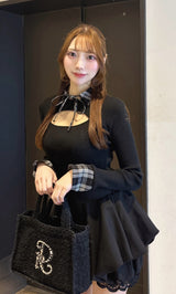 モデル：165cm（着用サイズ：FREE　着用カラー：BLK）