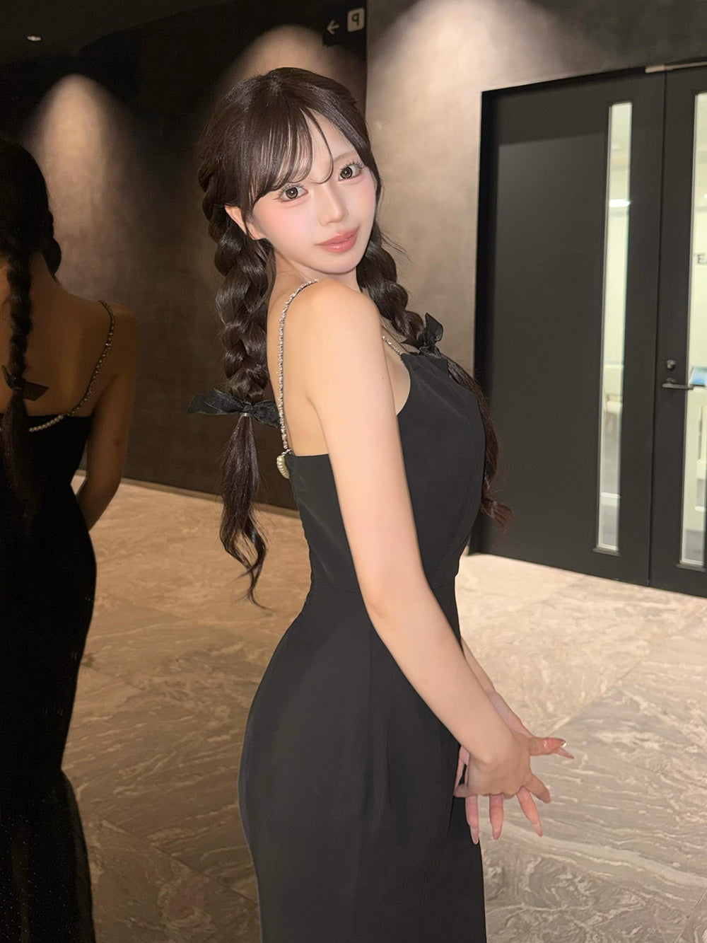 モデル：158cm（着用サイズ：FREE　着用カラー：BLK）