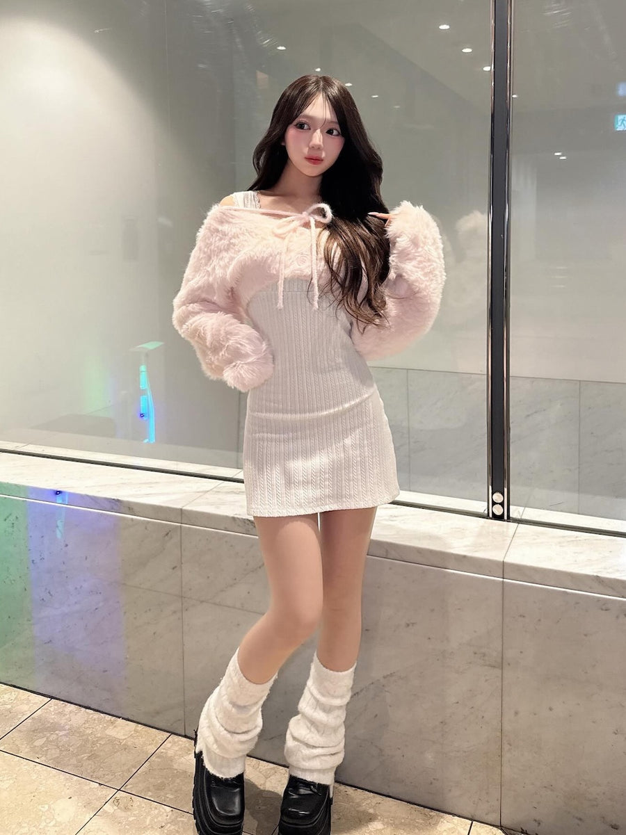 モデル：158cm（着用サイズ：FREE　着用カラー：IVO）