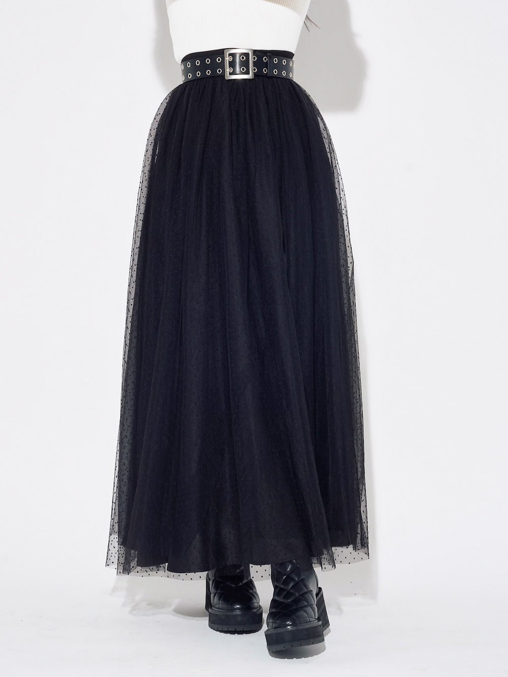 モデル：160cm（着用サイズ：FREE　着用カラー：BLK）