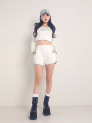 モデル：160cm（着用サイズ：FREE　着用カラー：WHT）