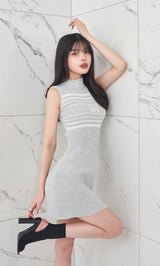 モデル：160cm（着用サイズ：FREE　着用カラー：GRY）