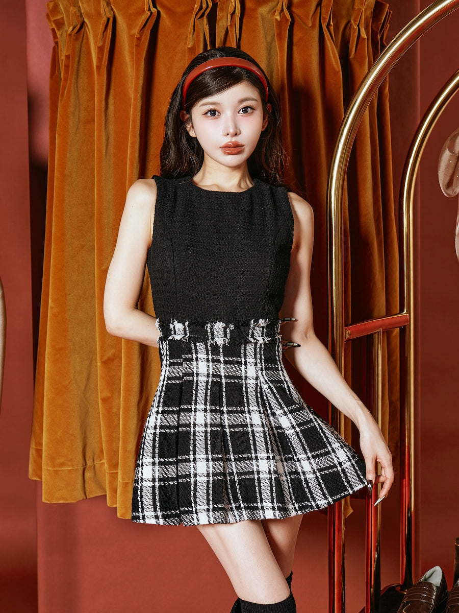 モデル：160cm（着用サイズ：FREE　着用カラー：BLK）