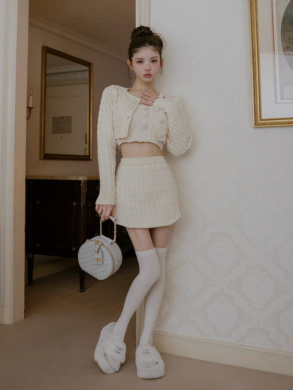 モデル：160cm（着用サイズ：FREE　着用カラー：IVO）