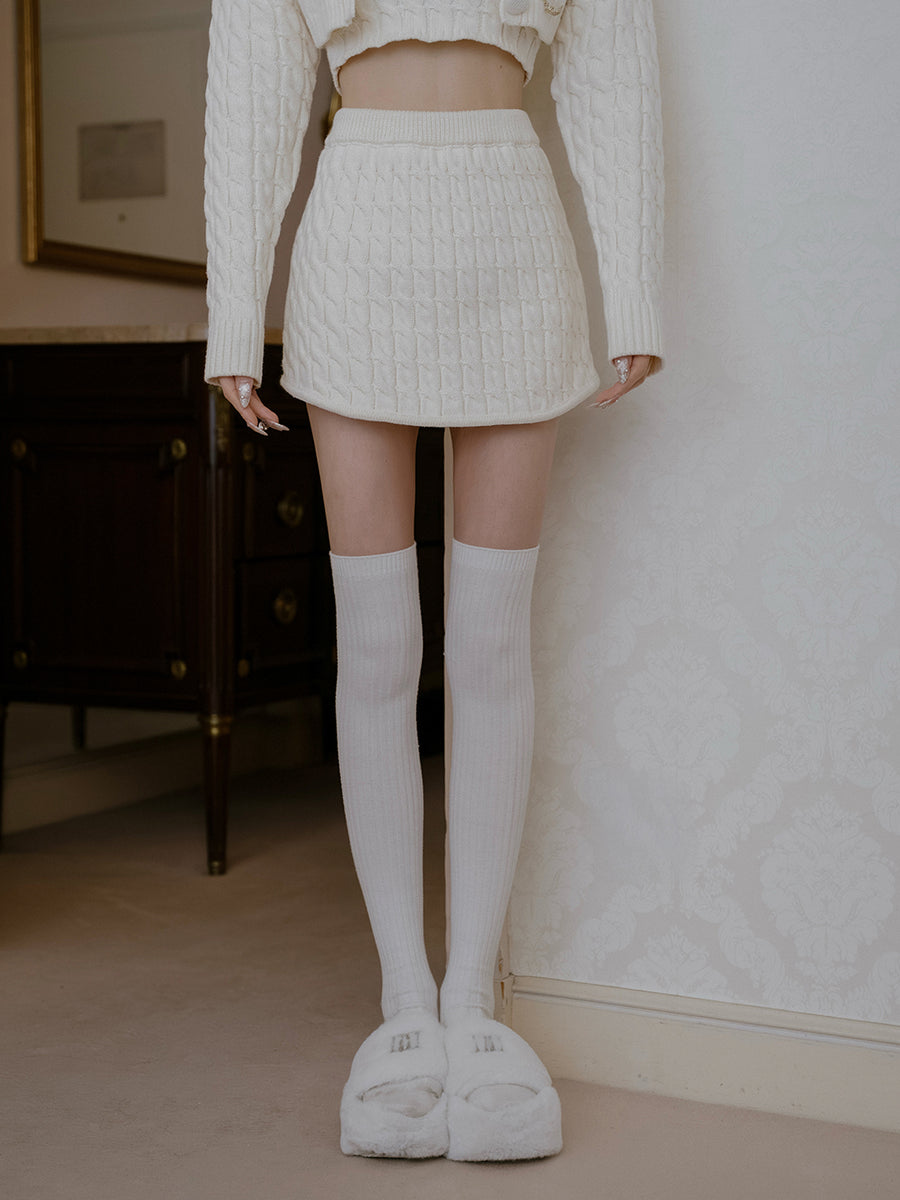 モデル：160cm（着用サイズ：FREE　着用カラー：IVO）